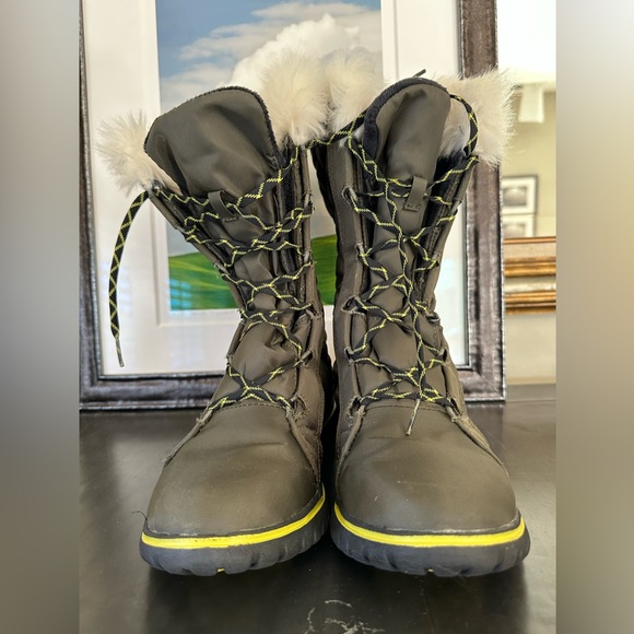 Sorel Cozy Cate Women’s Snow Boot 8 - Picture 2 of 6